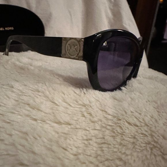 Michael Kors sunglasses - Picture 2 of 7